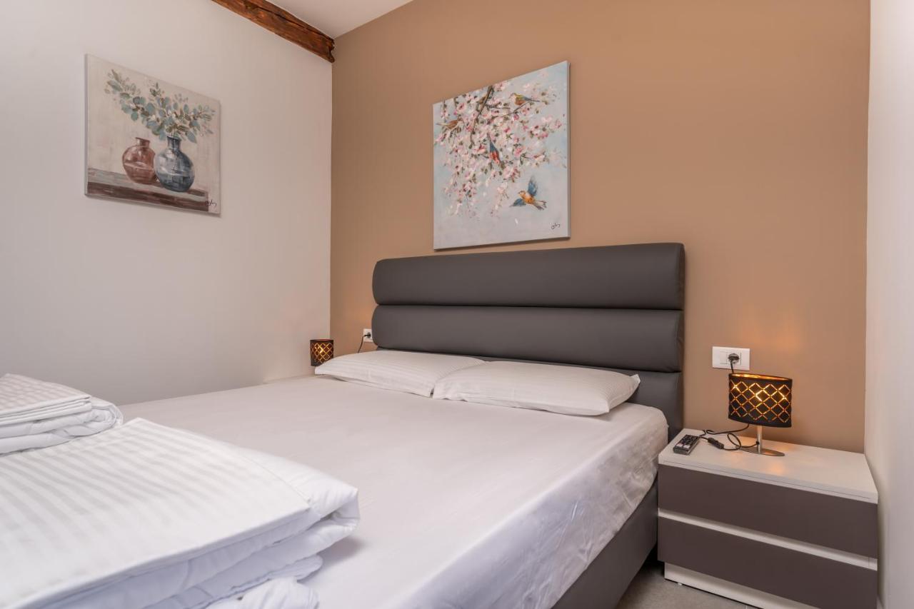 Aaa Apartments & Rooms With Free Parking Póla Kültér fotó